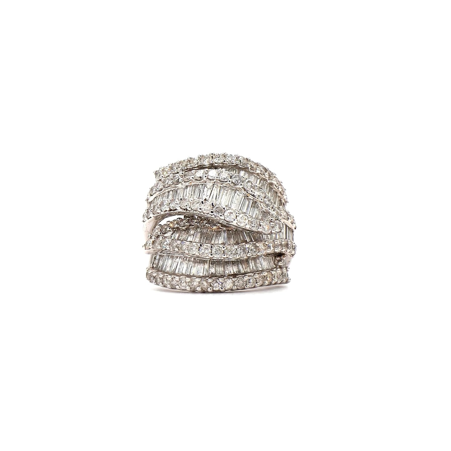 Textured Radiance: Baguette & Brilliant Diamond Statement Ring