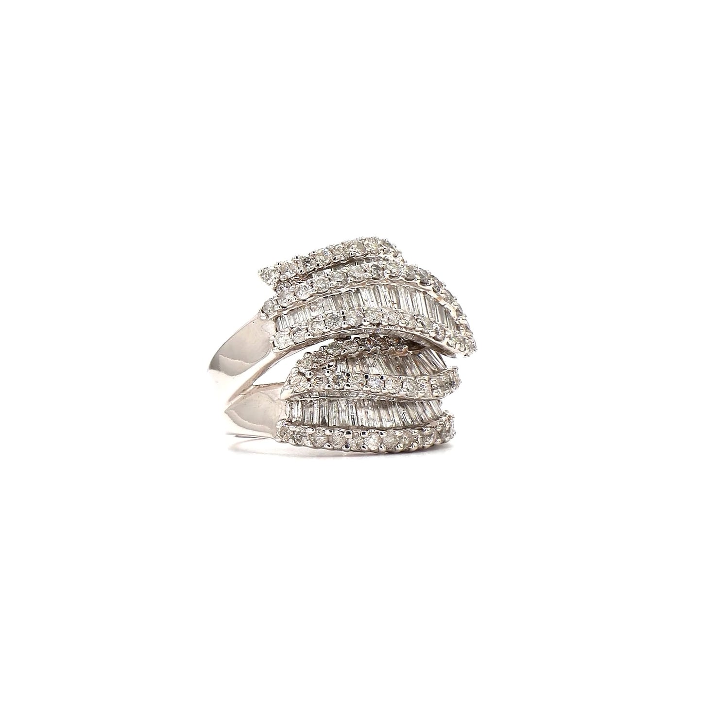 Textured Radiance: Baguette & Brilliant Diamond Statement Ring