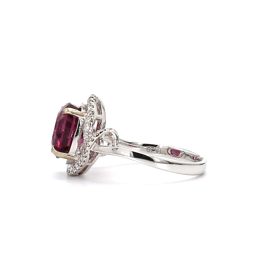 Round Tourmaline and Diamond Rin – A Classic Union of Passion and Brilliance