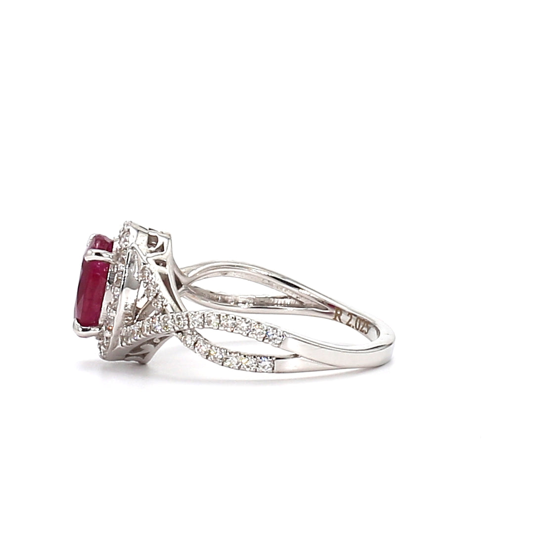 Ruby and Diamond Ring – A Classic Union of Passion and Brilliance