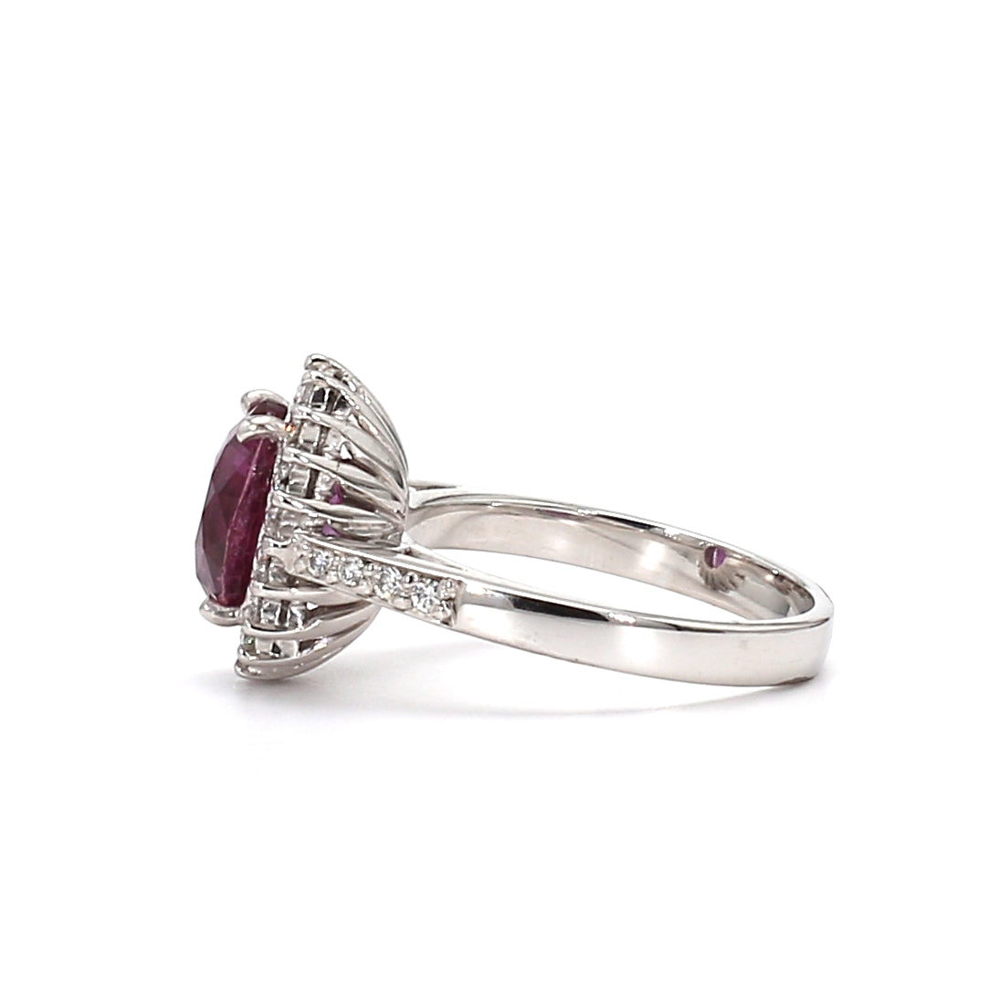 Pink Sapphire Oval Ring – Elegance and Charm in Every Curve
