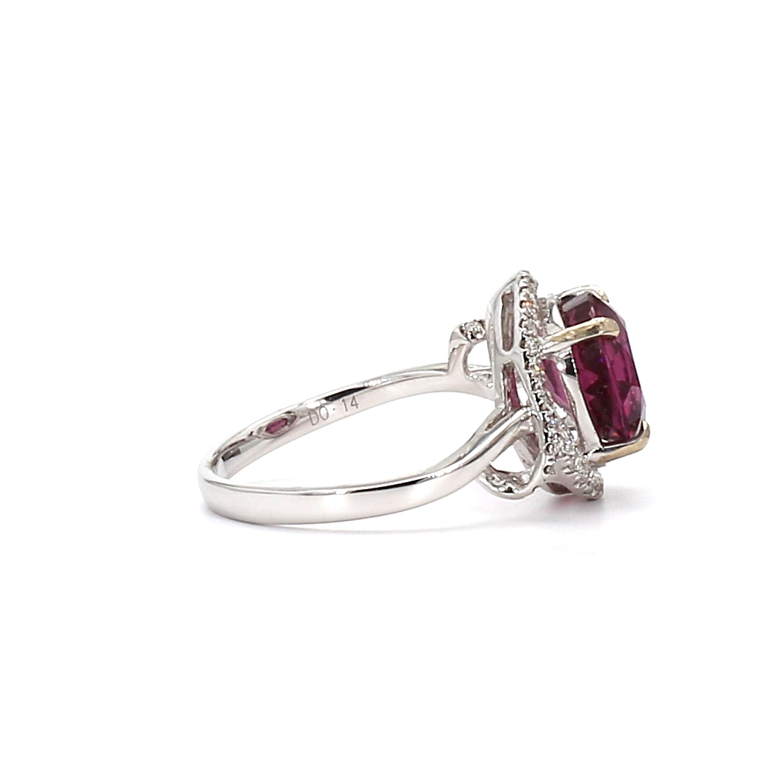Round Tourmaline and Diamond Rin – A Classic Union of Passion and Brilliance