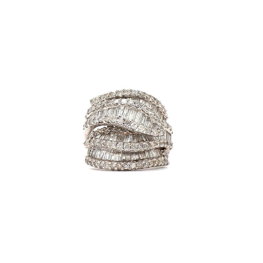 Textured Radiance: Baguette & Brilliant Diamond Statement Ring