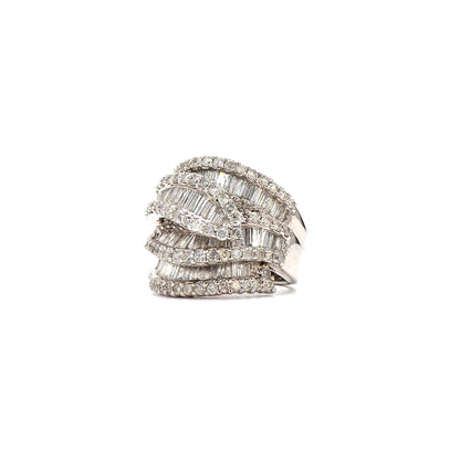 Textured Radiance: Baguette & Brilliant Diamond Statement Ring