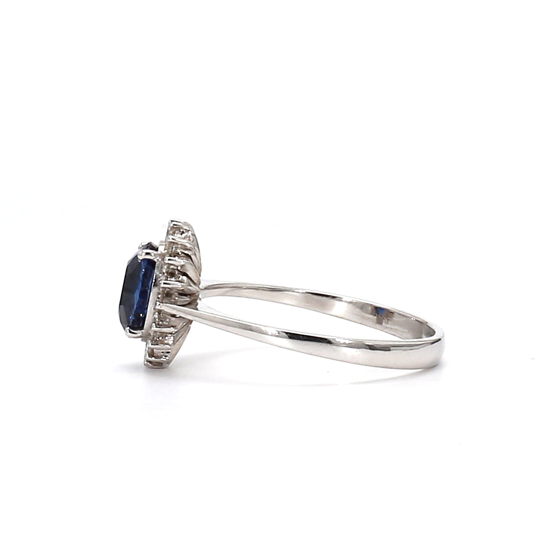 Blue Sapphire Ring – Classic Sophistication in Deep Blue