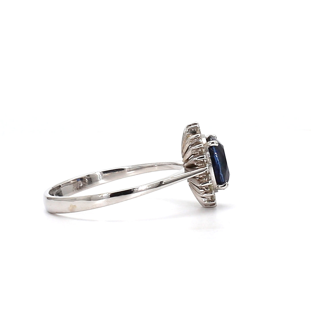 Blue Sapphire Ring – Classic Sophistication in Deep Blue