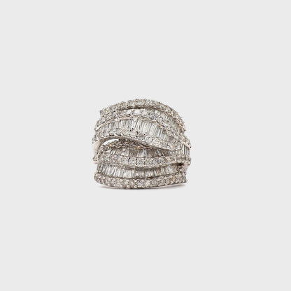 Textured Radiance: Baguette & Brilliant Diamond Statement Ring